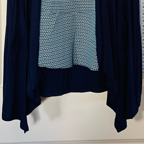 NWT VeryYoung Light Sleeveless Shawl Vest-Side Pockets-Versatile Piece-Also Ties - Picture 16 of 16